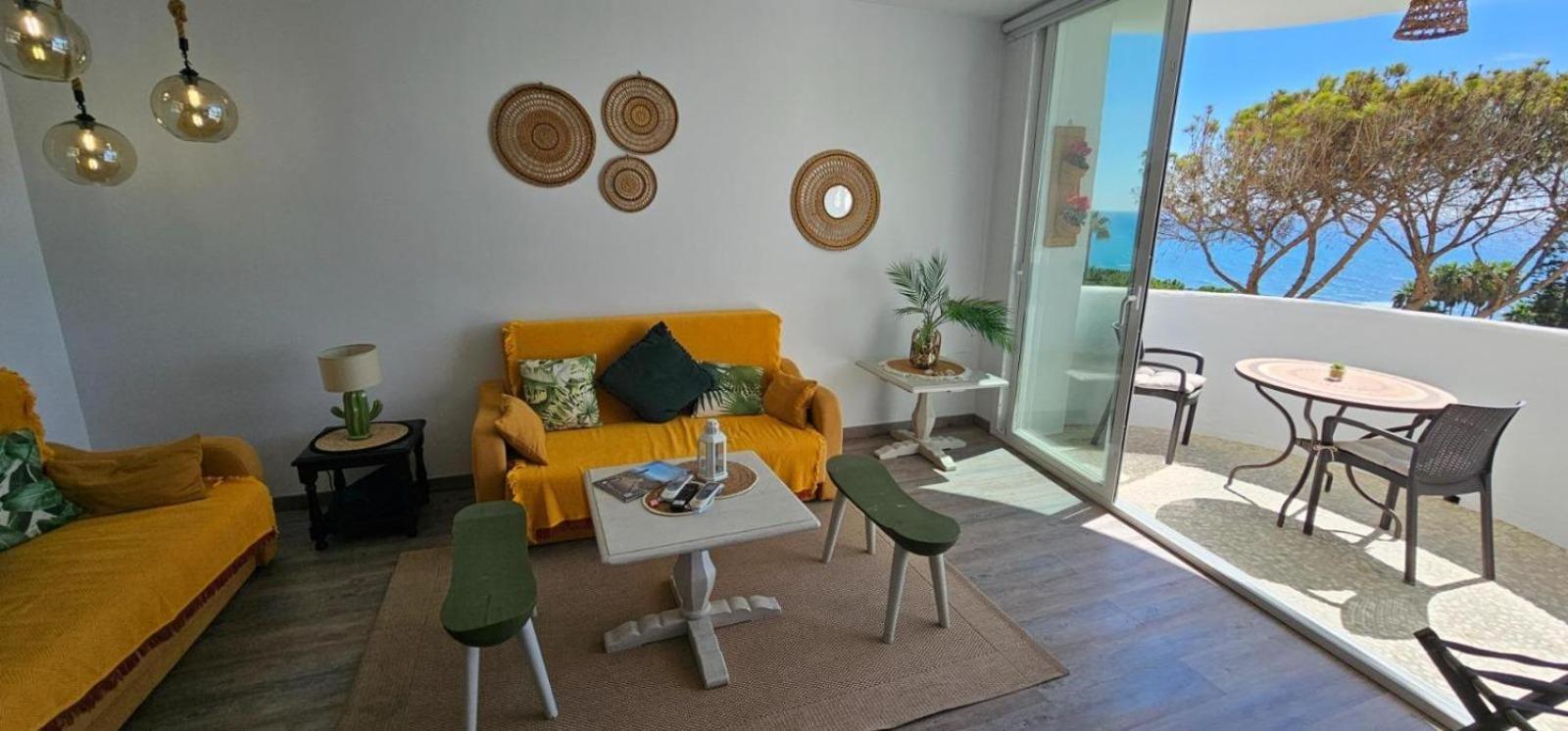 Beachfront Apartment In Calahonda ミハス エクステリア 写真